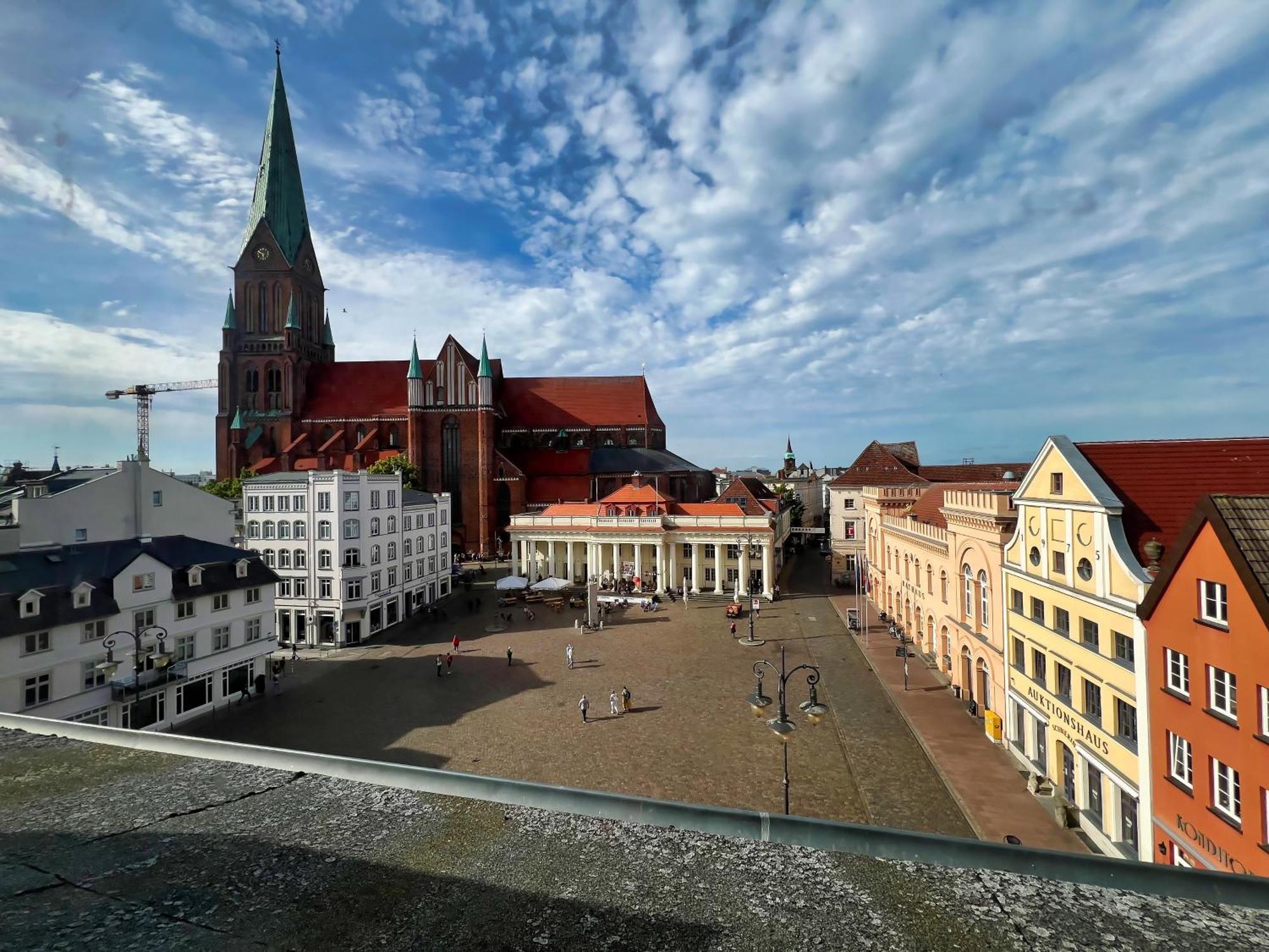 Nr 3 Lichtdurchflutetes Apartment Am Historischen Marktplatz 66 Qm #Cosiness Company 23 Schwerin  Ngoại thất bức ảnh